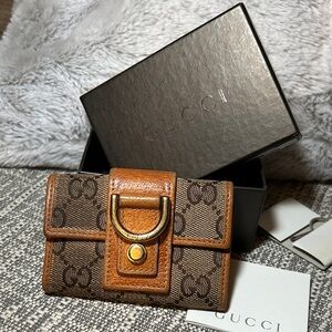 350. Gucci D Ring Monogram Key Case with COA & box